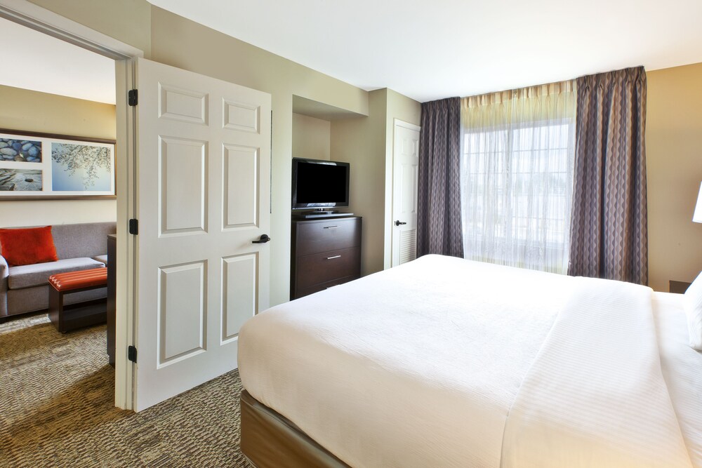 Staybridge Suites Cleveland Mayfield Heights Beachwood by IHG - photo 8