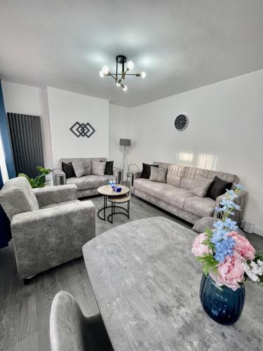 Deluxe Apartment Next to Kings Cross Eurostar & Euston Station — 4-Star Luxury Hotel in London, United Kingdom