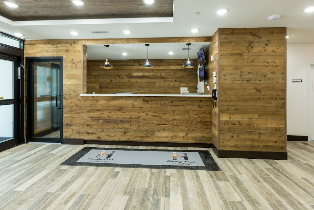 Hotel Ninety Five - photo 3