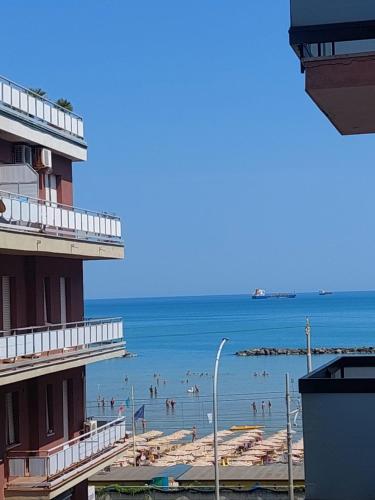 Appartamento Fronte Mare — 4-Star Luxury Hotel in Falconara Marittima, Italy