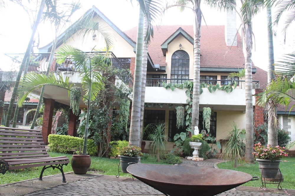 Stunning Mansion - last minute hotel in Nairobi