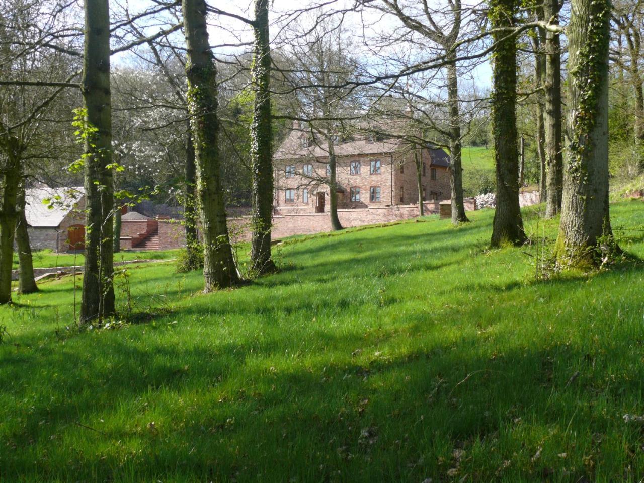 The Larches Ledbury Bed and Breakfast — 4-Star Luxury Hotel in Ledbury, United Kingdom