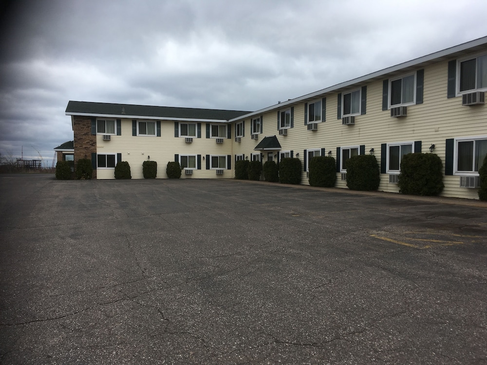 Value Host Motor Inn - photo 25