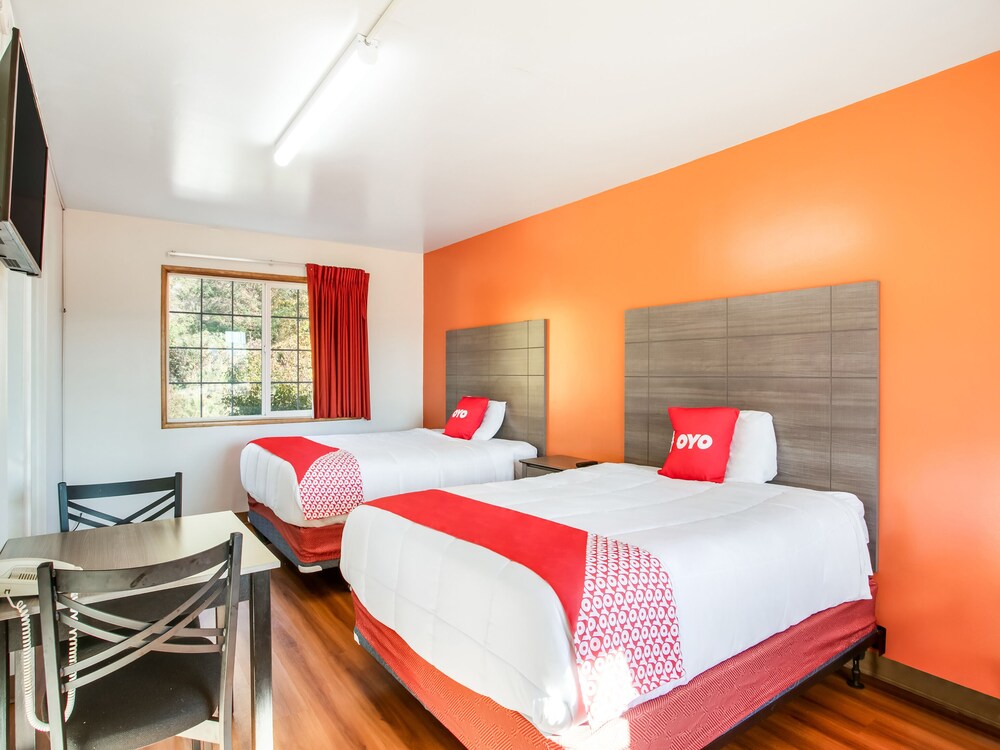 OYO Hotel Kalama - photo 10
