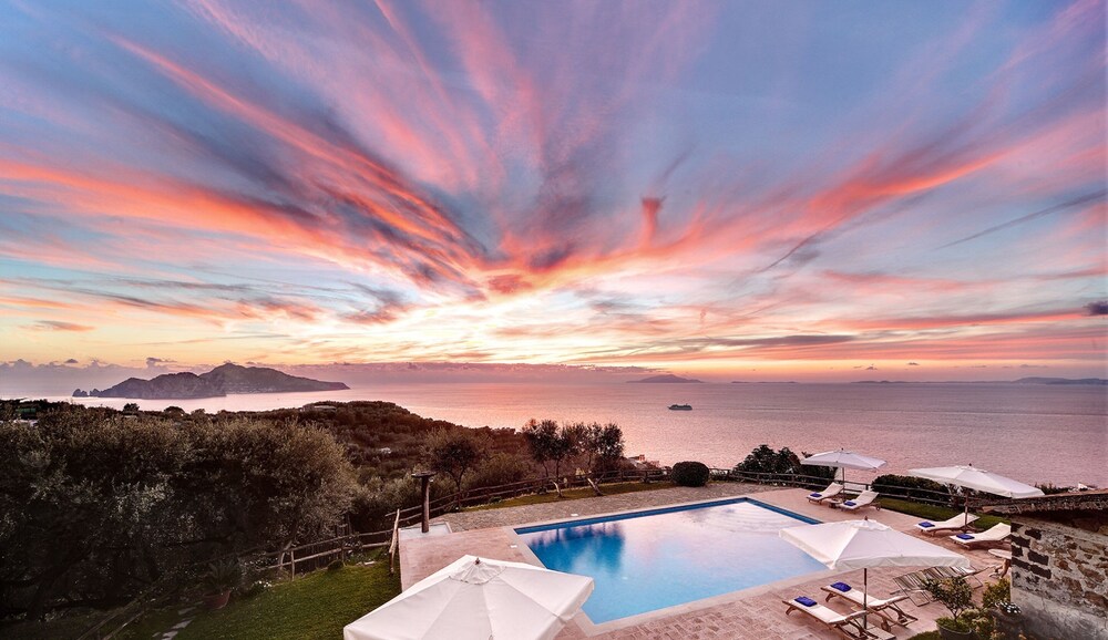 Casale La Torre — 4-Star Luxury Hotel in Massa Lubrense, Italy