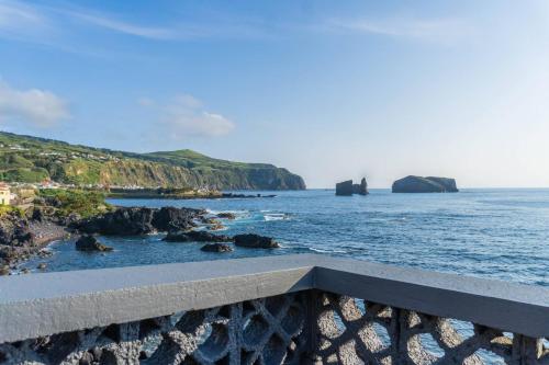 Mosteiros Natural Pool House — 4-Star Luxury Hotel in Mosteiros, Portugal