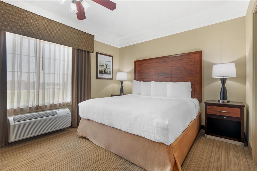 Best Western Plus Monica Royale Inn & Suites - photo 47