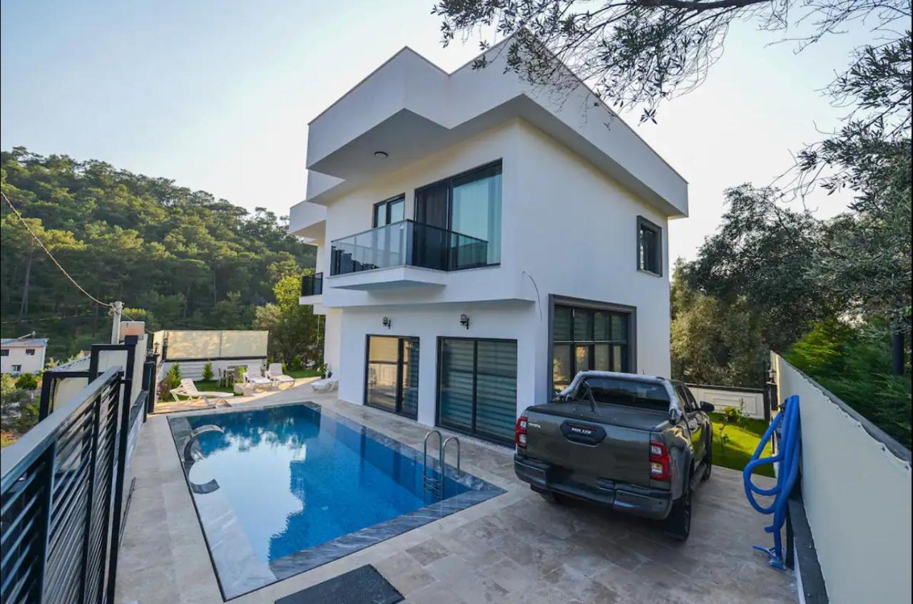 Luxury Villa with Pool — 4-Star Luxury Hotel in Dalaman, Turkey