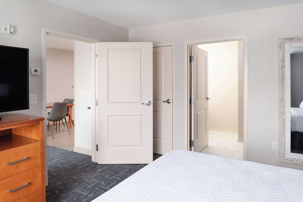 Homewood Suites by Hilton Gateway Hills Nashua - photo 11