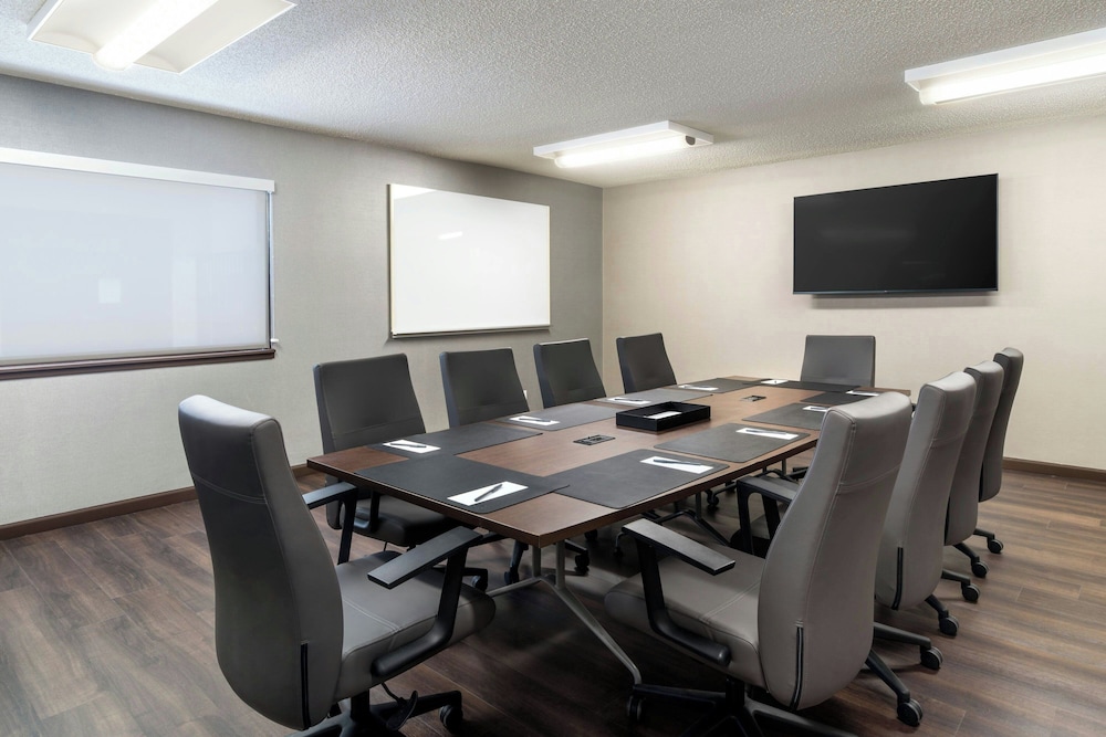 Courtyard By Marriott Palm Springs - photo 34
