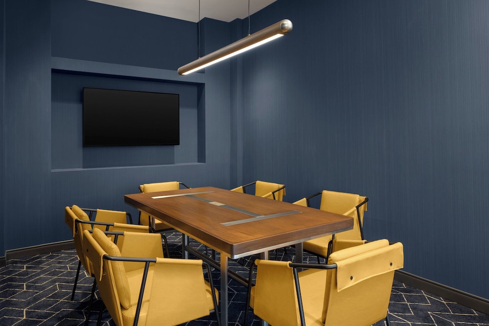 Courtyard by Marriott Lansing Downtown - photo 36