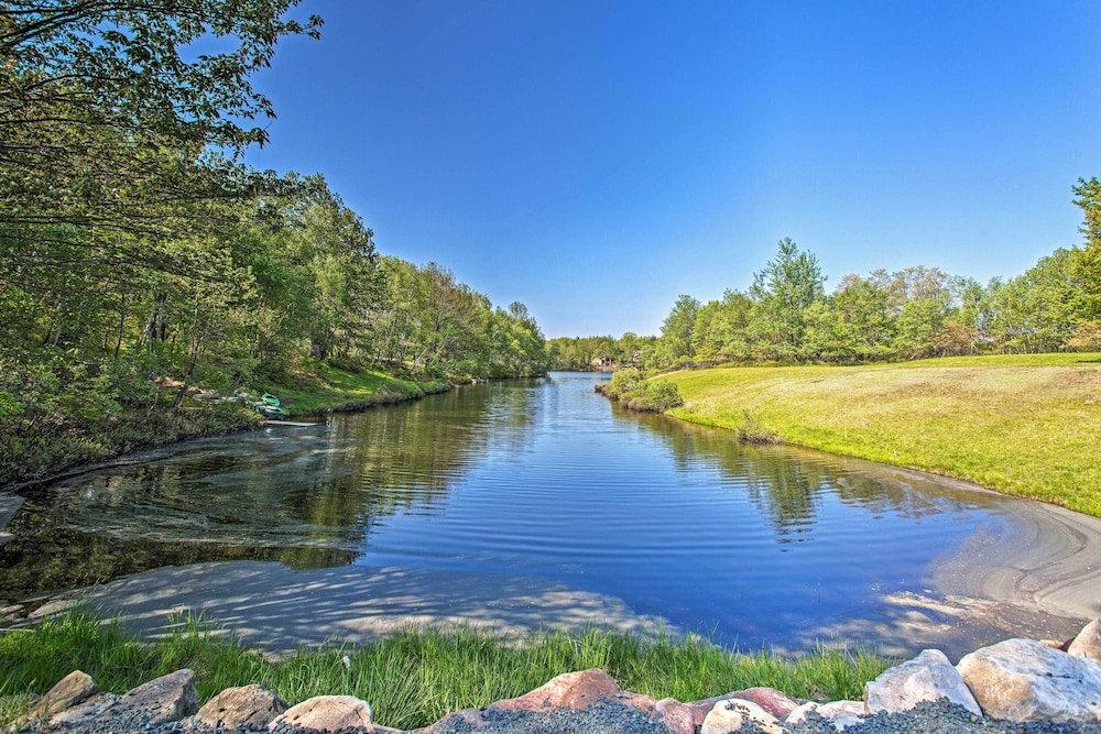 Charming Long Pond Getaway W Community Perks — Mount Pocono