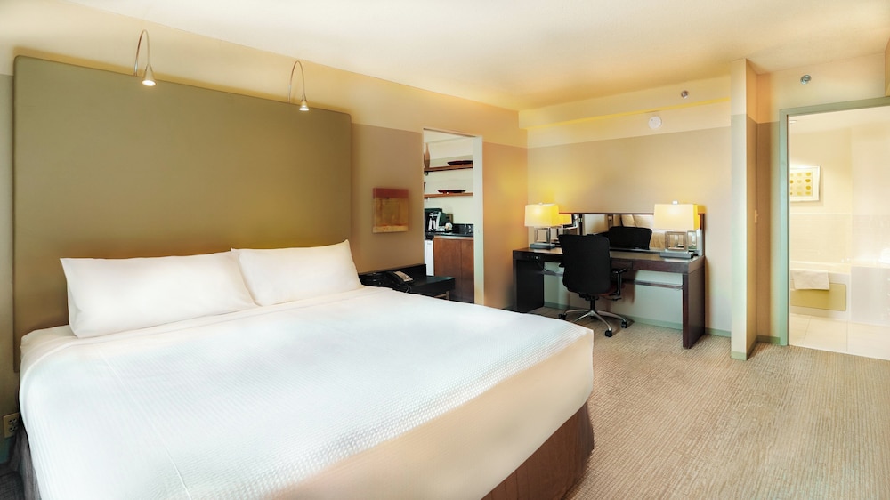 Crowne Plaza Chicago West Loop by IHG - photo 11
