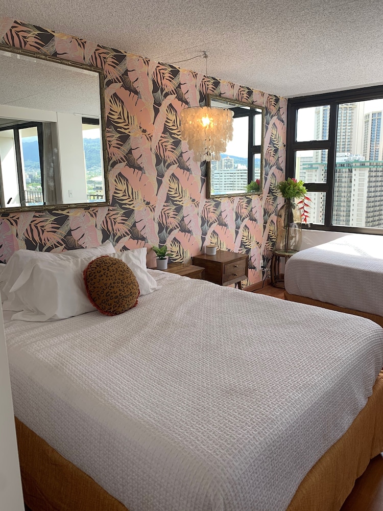 Waikiki Banyan High Level Condo with Private Lanai by Koko Resort Vacation Rentals - photo 4