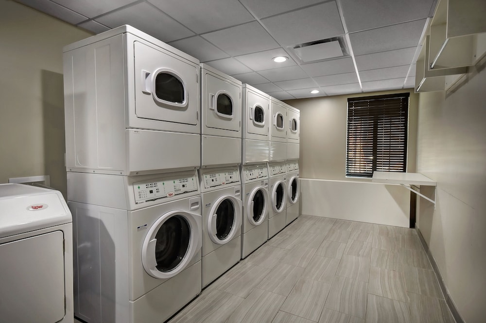 Staybridge Suites Holland by IHG - photo 29