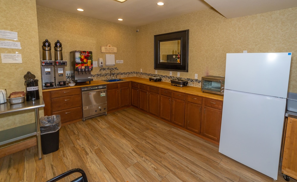 Clatskanie River Inn - photo 17