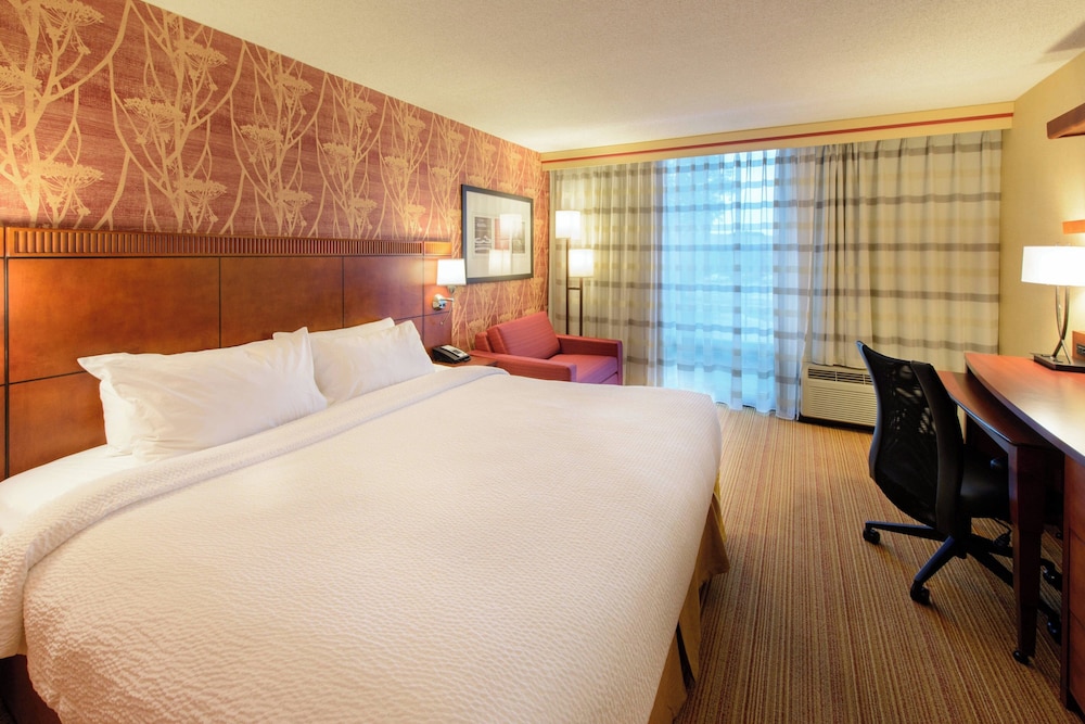 Courtyard by Marriott Canton - photo 12