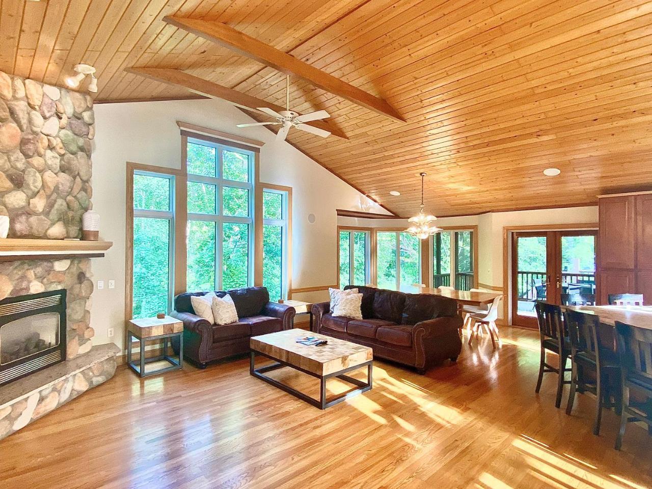 Golf Retreat Near Pelican Lake in Pequot Lakes, United States