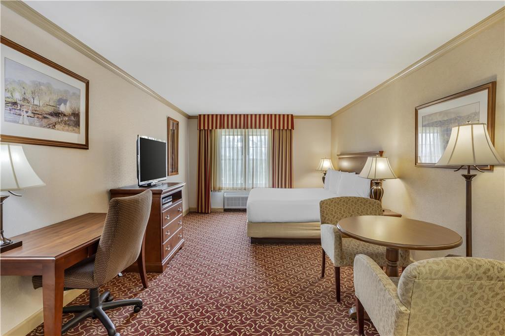 Best Western PLUS Morristown Inn Florham Park - photo 26