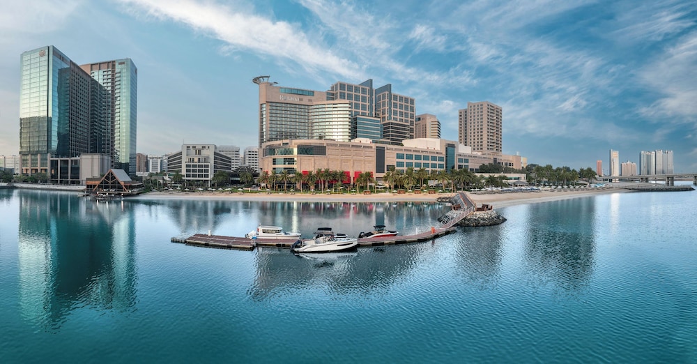 Beach Rotana — 5-Star Luxury Hotel in Abu Dhabi, United Arab Emirates
