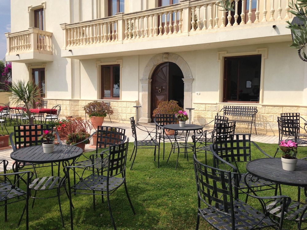 Hotel Villa Cerelis in Diamante, Italy