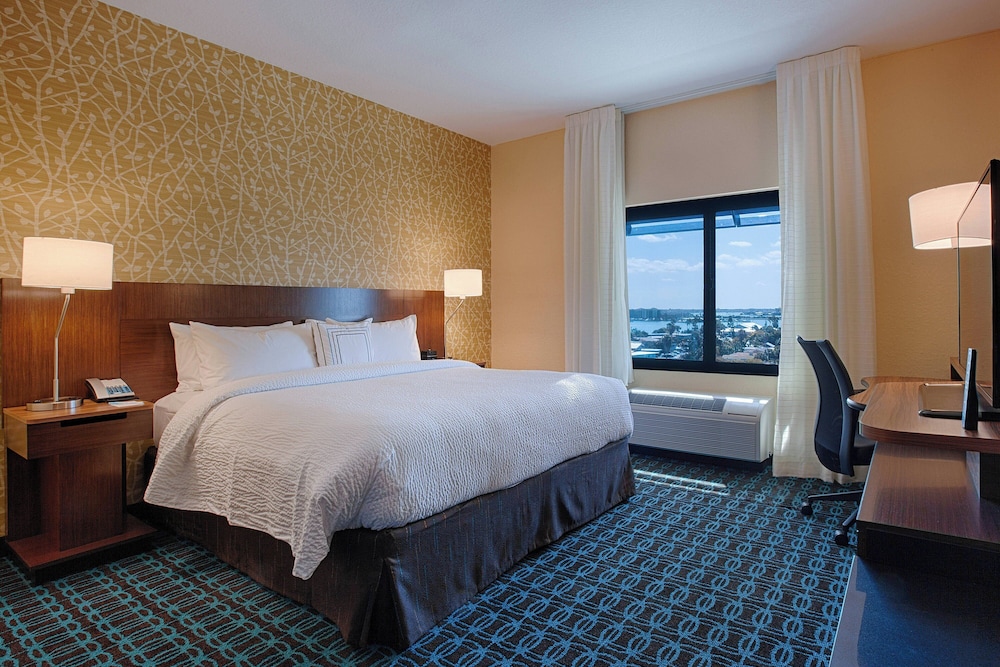 Fairfield Inn & Suites by Marriott Clearwater Beach - photo 11