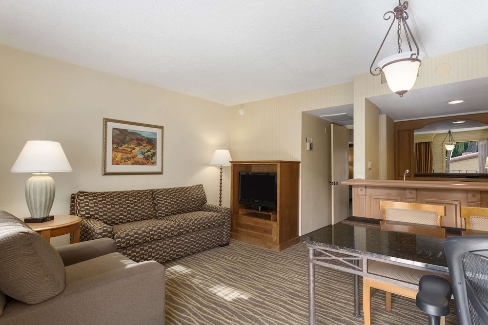 Motel6 Phoenix AZ Sky Harbor - photo 20