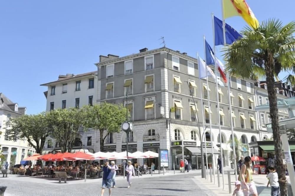 Hotel Le Bourbon in Pau, France