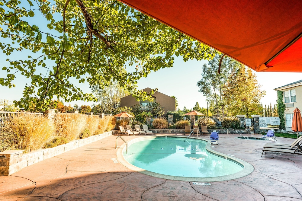 Hotel Indigo Napa Valley by IHG - photo 42
