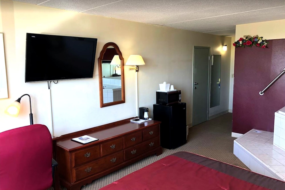 Norwood Inn and Suites Worthington - photo 14