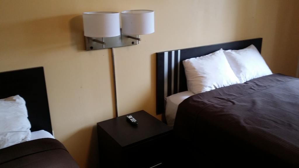 Rock Haven Terrace Motel - photo 2
