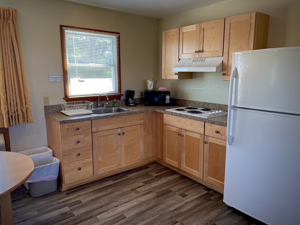 Pony Island Inn - photo 37