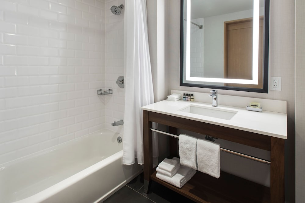 Four Points by Sheraton Albany - photo 24