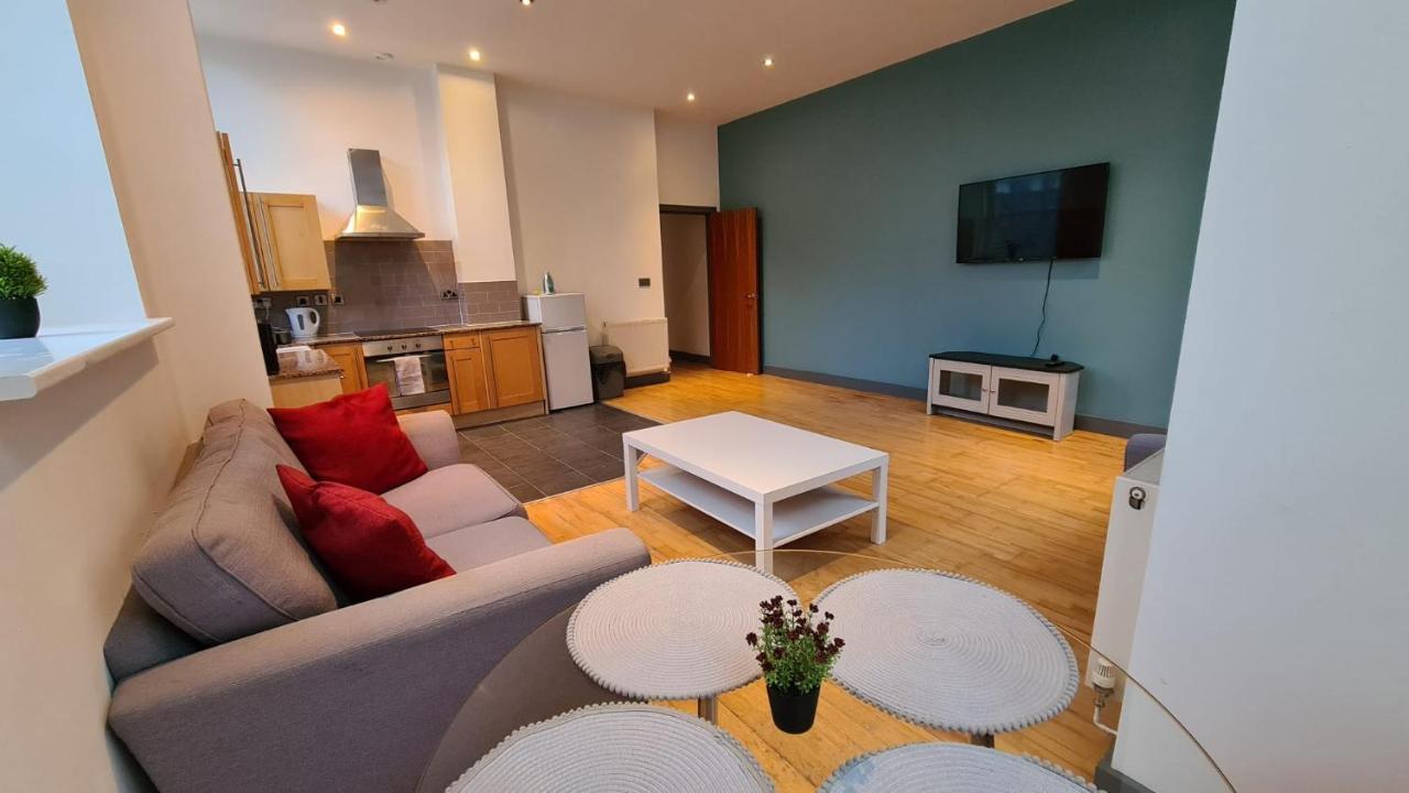 Spacious Bright And Airy City Centre Flat. Unique Converted Mill. — 4-Star Luxury Hotel in Manchester, United Kingdom