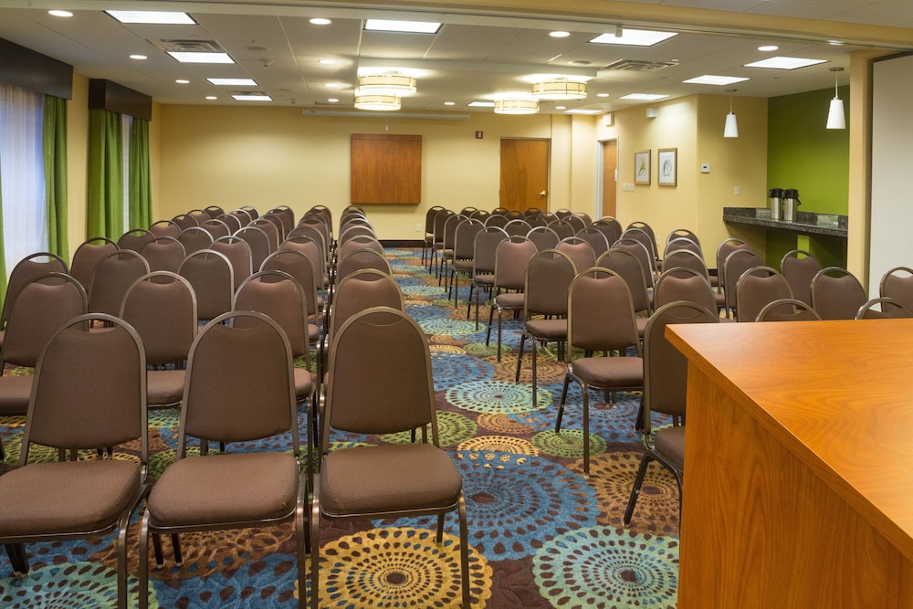 Holiday Inn Express & Suites Jacksonville Airport by IHG - photo 55