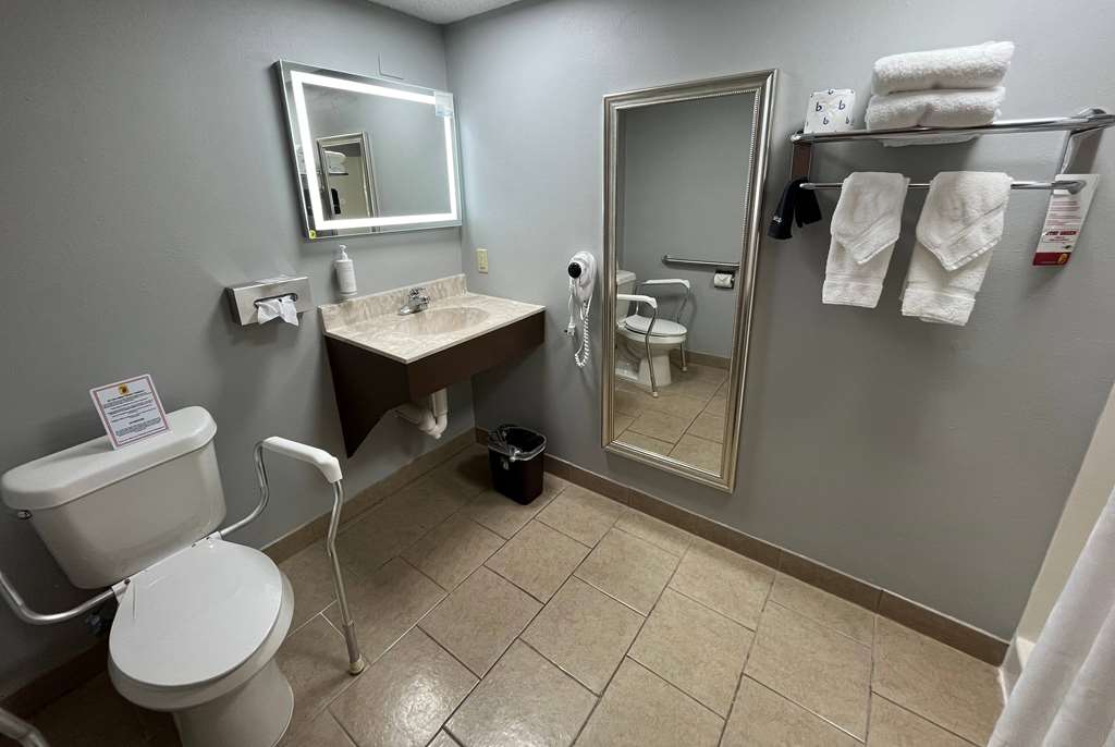 Super 8 by Wyndham Emporia - photo 25