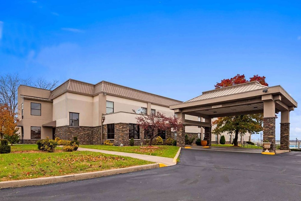 Baymont By Wyndham Monroe Ohio — Monroe