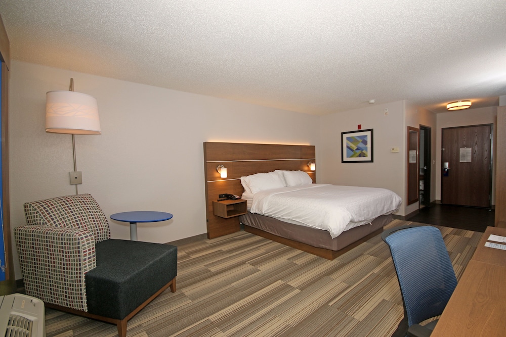 Holiday Inn Express Troutville by IHG - photo 12