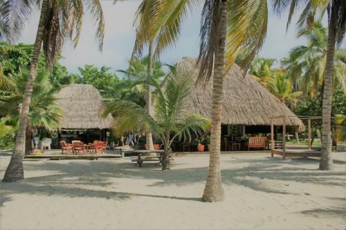 Cabaña frente al mar en la playa del Calao in San Antero, Colombia