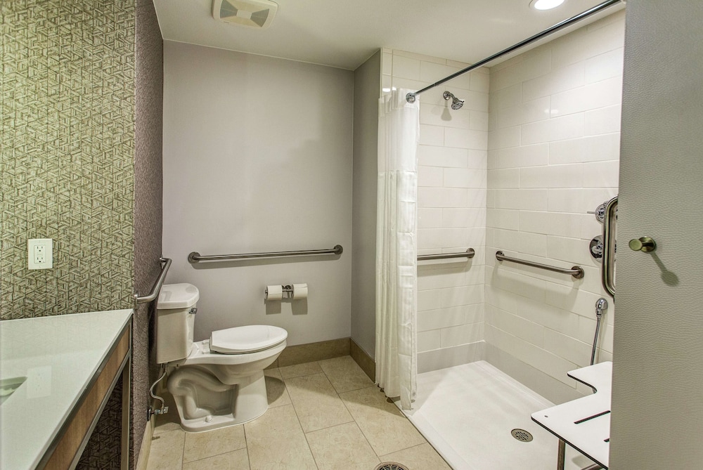 Hilton Garden Inn Topeka - photo 14