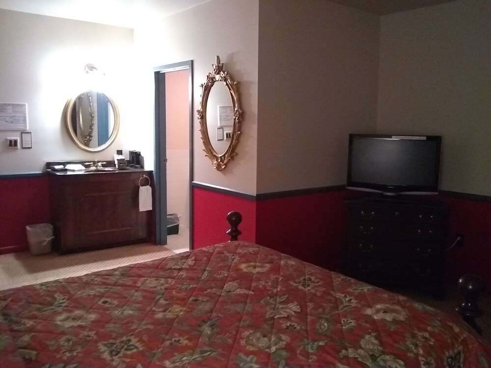 The Charles Inn at Vacationland Inns - photo 57
