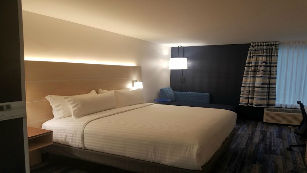 Holiday Inn Express Williamsbrg Busch Gardens Area by IHG - photo 12
