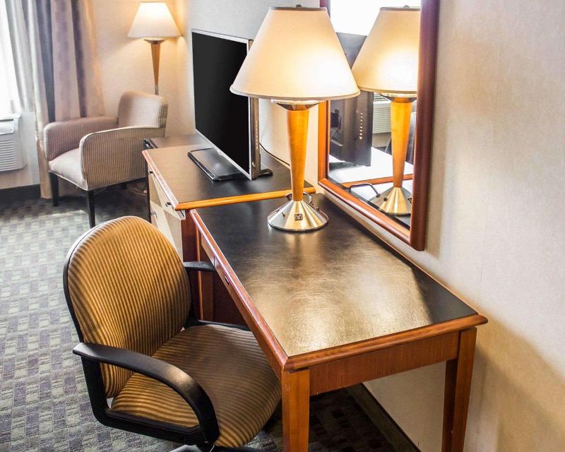 Comfort Inn Brooklyn - photo 13