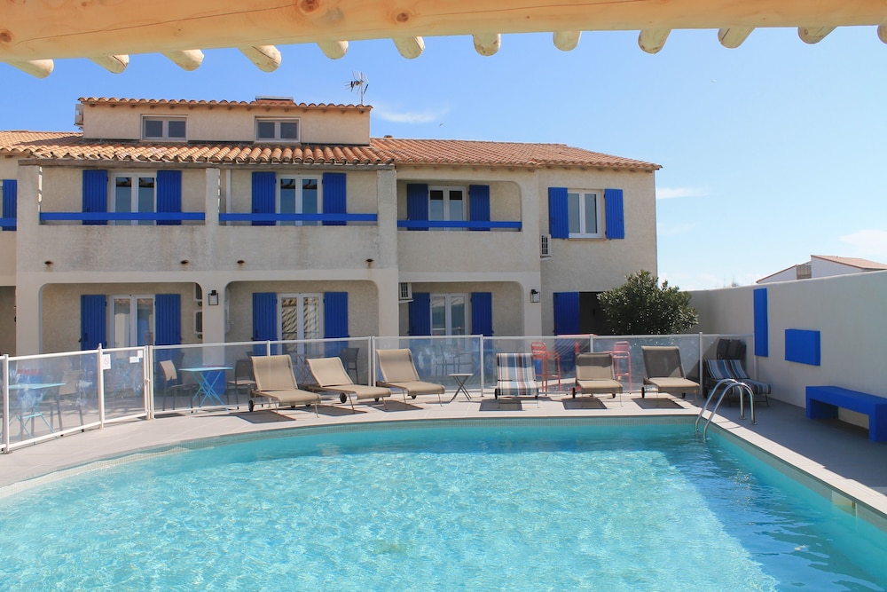 Hôtel Le Bleu Marine in Saintes-Maries-De-La-Mer, France