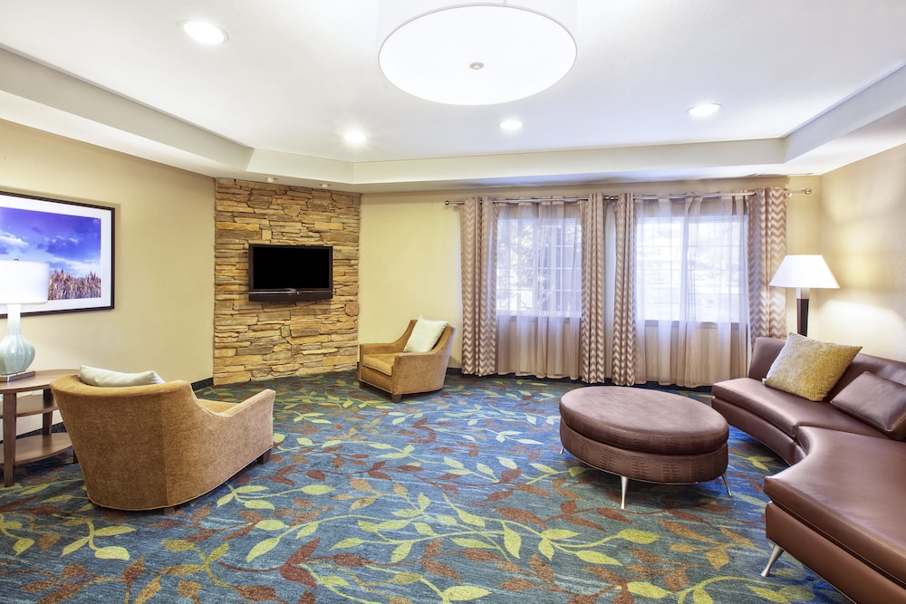 Candlewood Suites Indianapolis Airport an IHG Hotel - photo 5