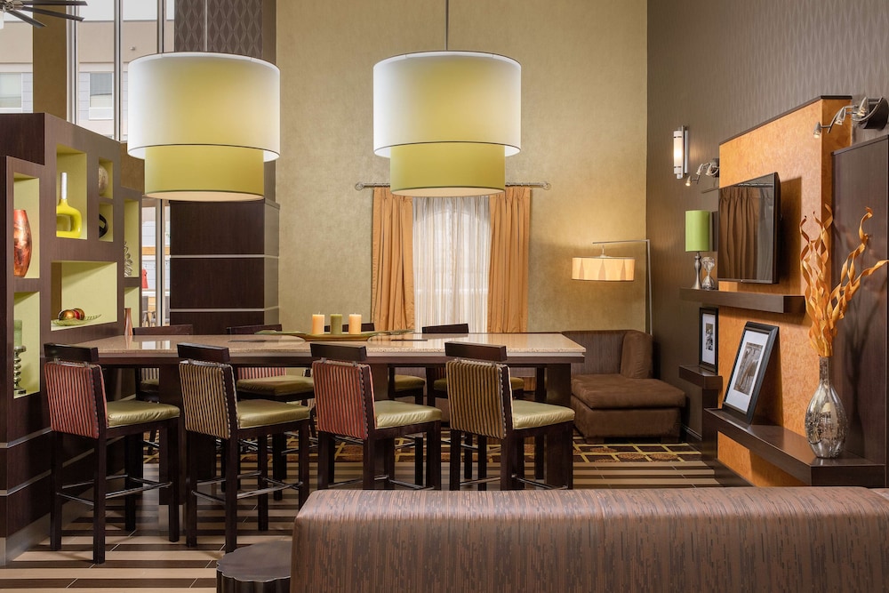 Hampton Inn & Suites Lake City - photo 3