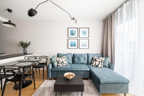 Metro Młynów Homely Apartment by BookingHost — 4-Star Luxury Hotel in Warsaw, Poland