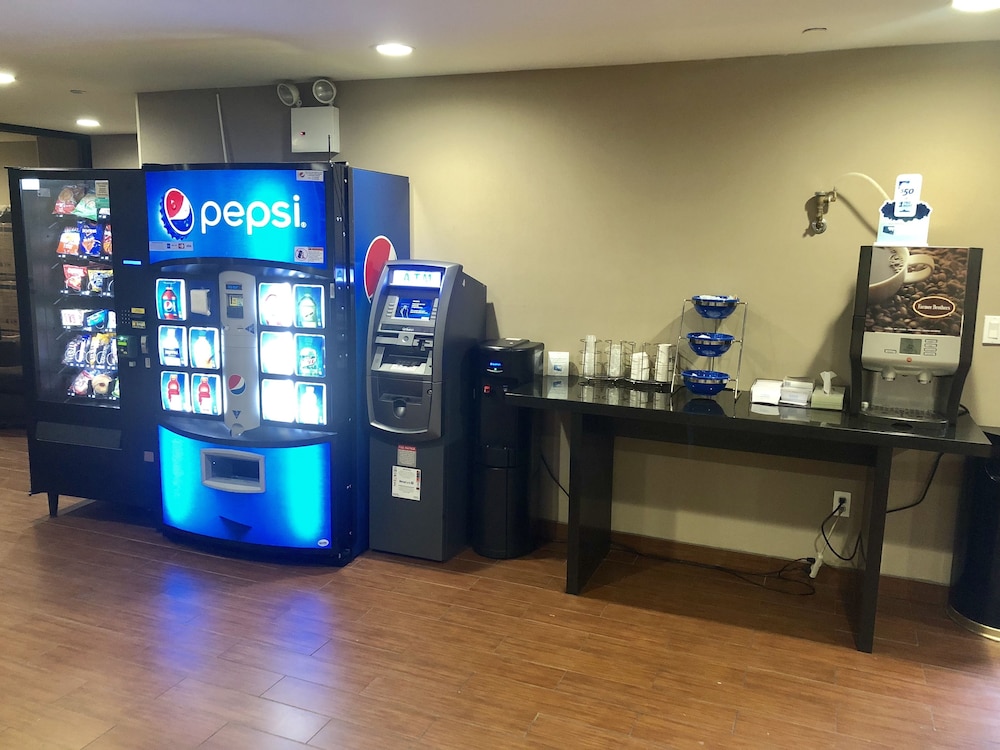 Days Inn by Wyndham Brooklyn Borough Park - photo 38