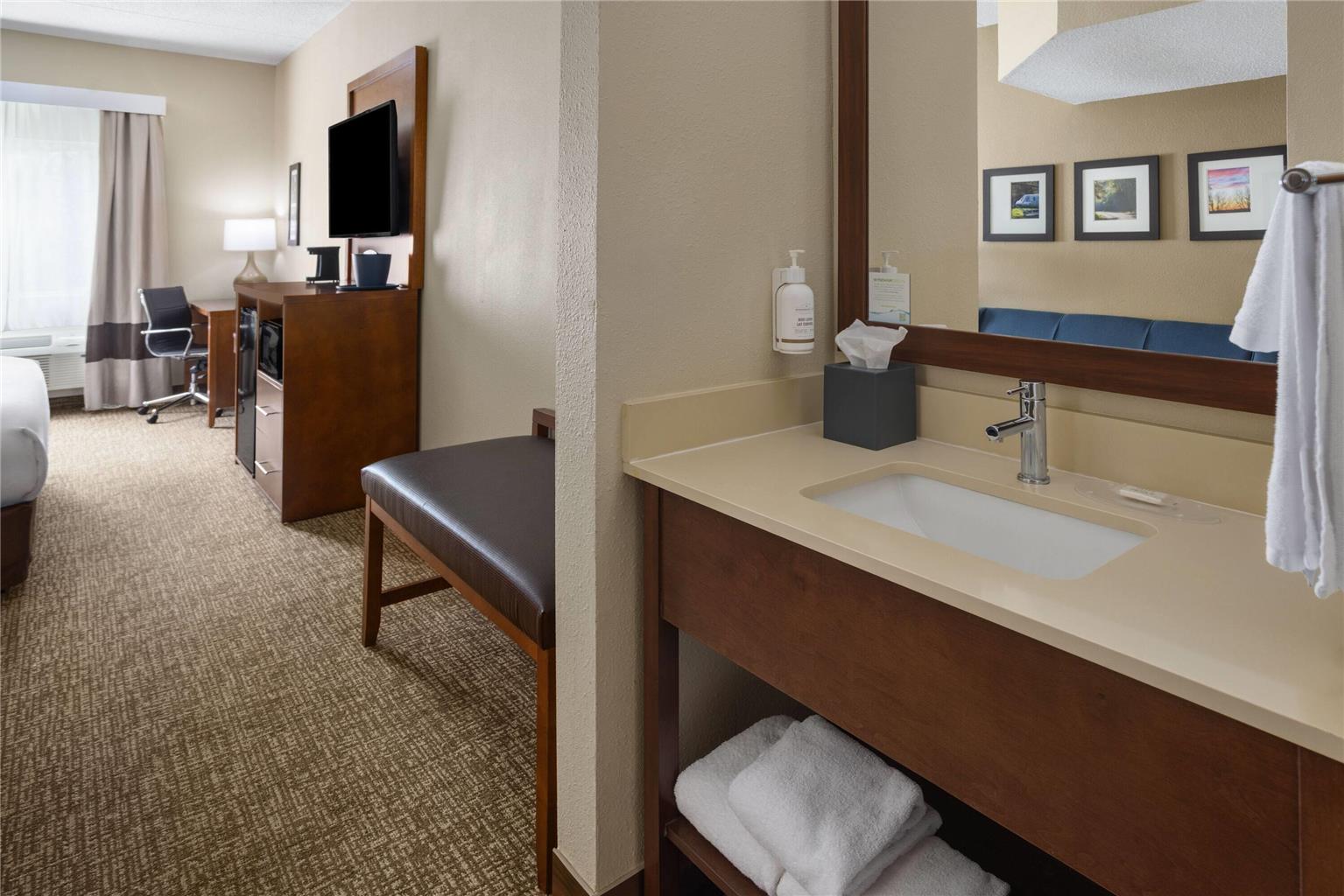Wingate by Wyndham Pittsburgh New Stanton - photo 15