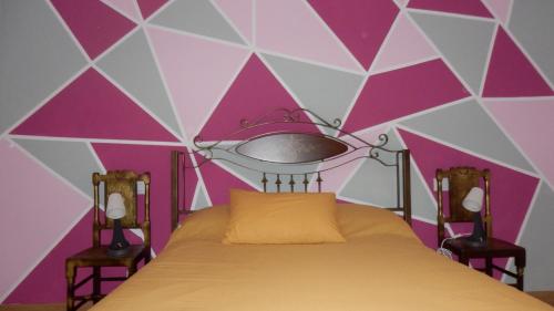 The Queen - carbon neutral hotel in Unknown City